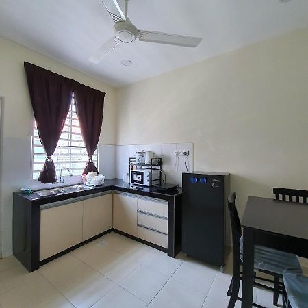 Homestay By Naf Kuantan Kültér fotó